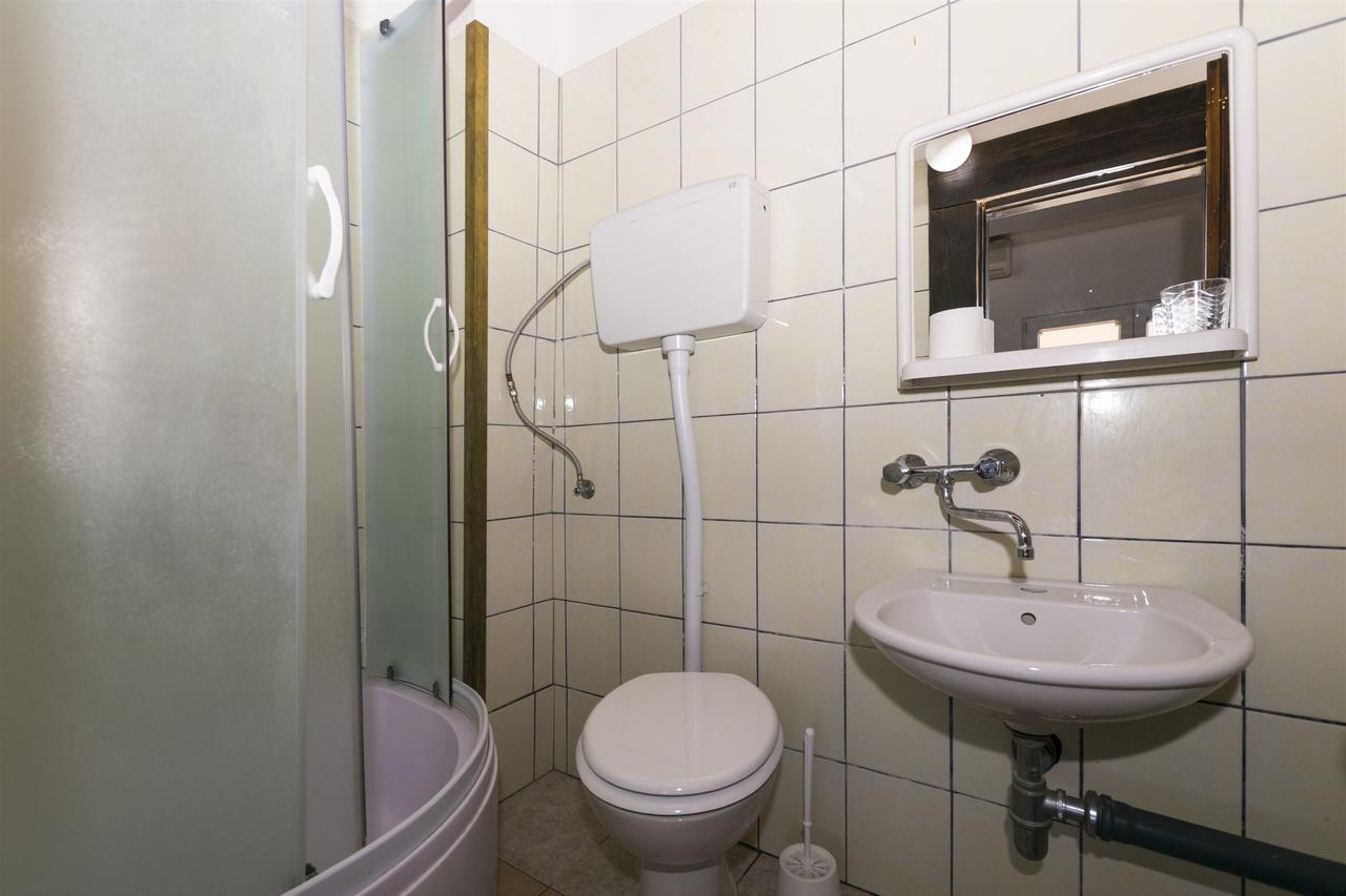 Apartments Irena Tkon Luaran gambar
