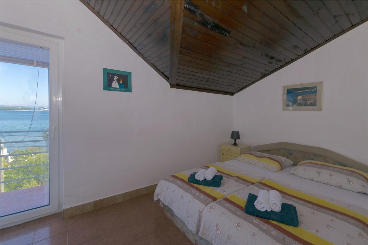 Apartments Irena Tkon Luaran gambar